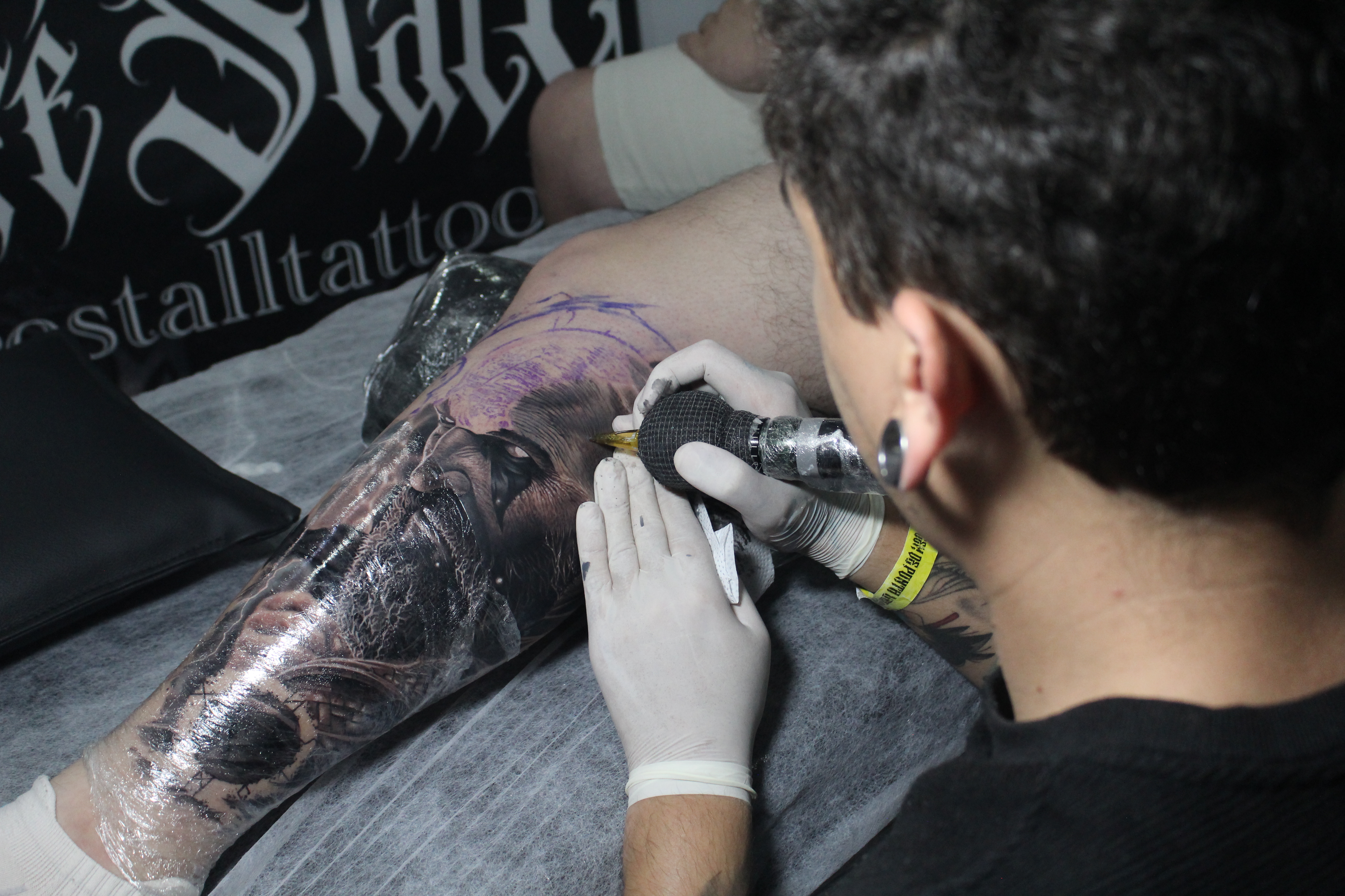 Tinta na pele: 5° edição de convenção de tatuagem é realizada em PG